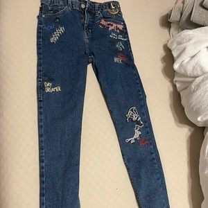 Limited edition high rise tophshop jeans size 28 in great quality no strains